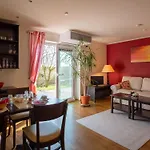 Haus Deichperle بيت للعطل