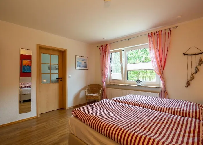 Holiday home Haus Deichperle Pellworm